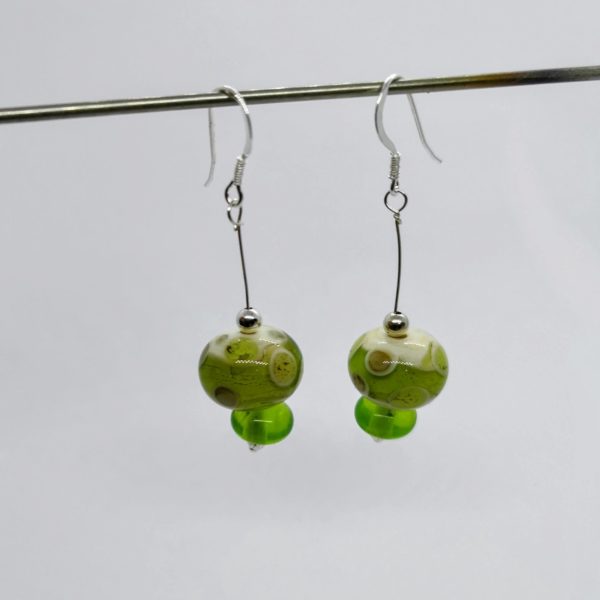 boucles d'oreille en perle de verre et argent couleur vert et ivoire