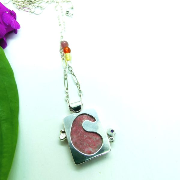Pendentif en argent "Lumières du Gange" –  Thulite & Améthyste sur argent – Image 5