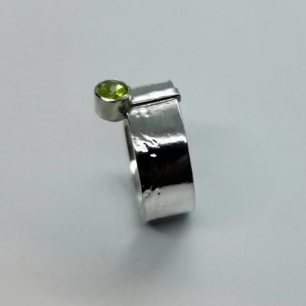 Bague argent "dentelle" péridot T57