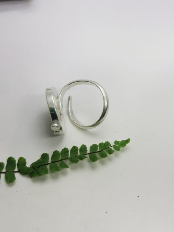 Bague argent et perle de verre ajustable ivoire argent – Image 3