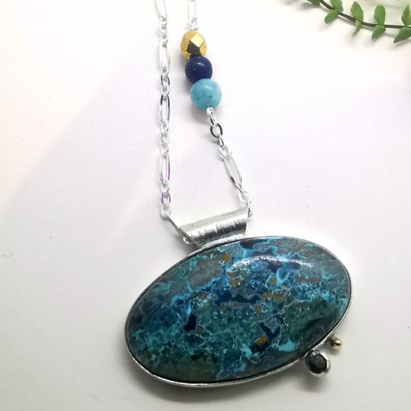 Pendentif en argent "Lumières du Gange" – Chrysocolle, saphir et or