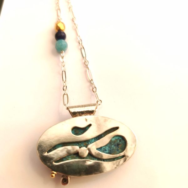 Pendentif en argent "Lumières du Gange" – Chrysocolle, saphir et or – Image 5
